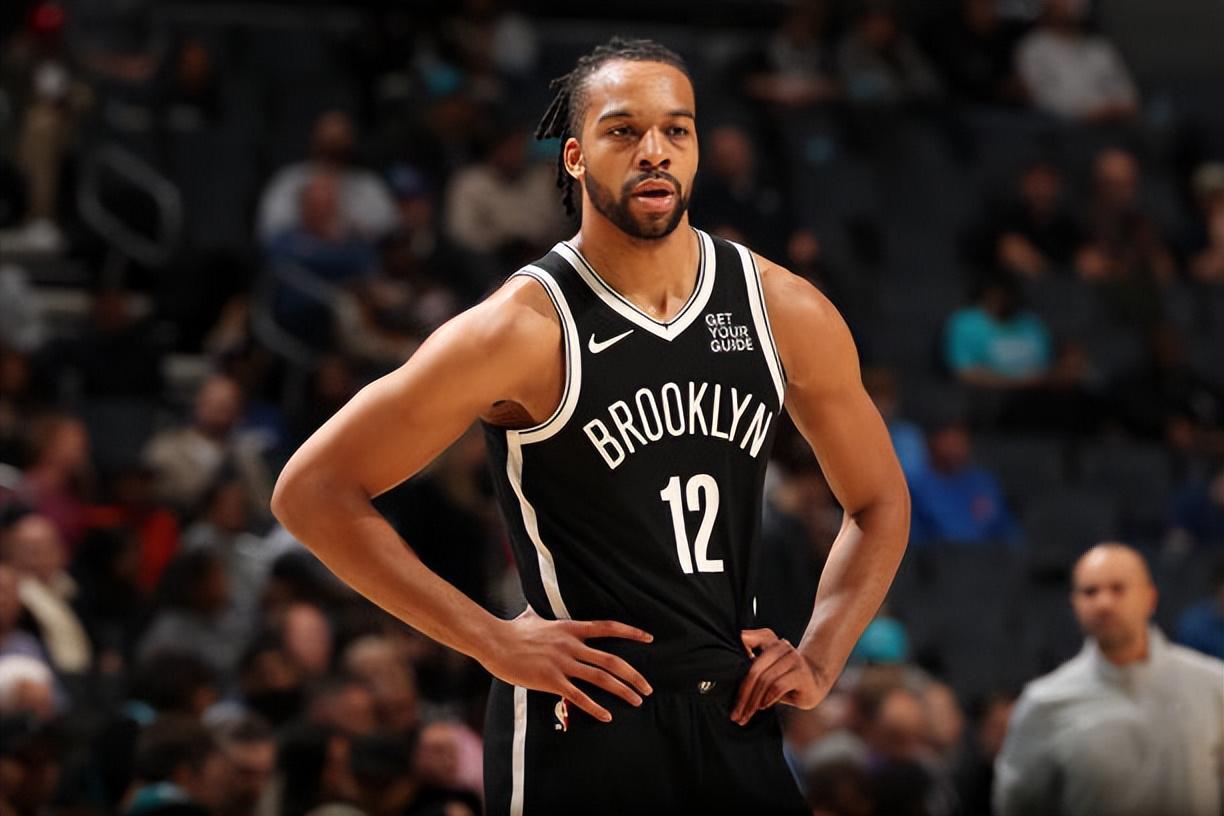 篮网裁掉双向合同锋线新星，他在新赛季还能继续留在NBA赛场呢？